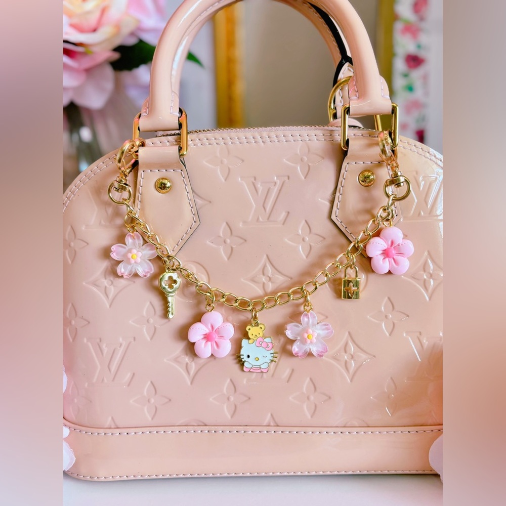 Handmade Cherry Blossom Hello Kitty Purse Chain - Picture 2 of 2